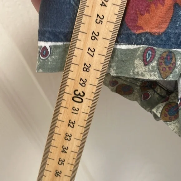 Tommy Bahama - Large Pattern Hawaiian Rayon Blend Button Down Shirt Sleeve - M - Picture 9 of 9